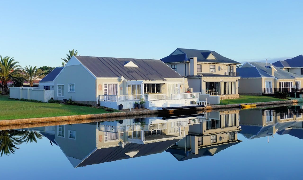 Smart Moving Strategies for Seamless Relocation to Upscale Neighborhoods