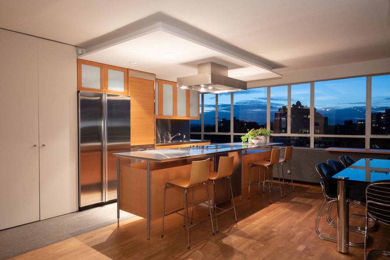 525-1445 Marpole Ave
