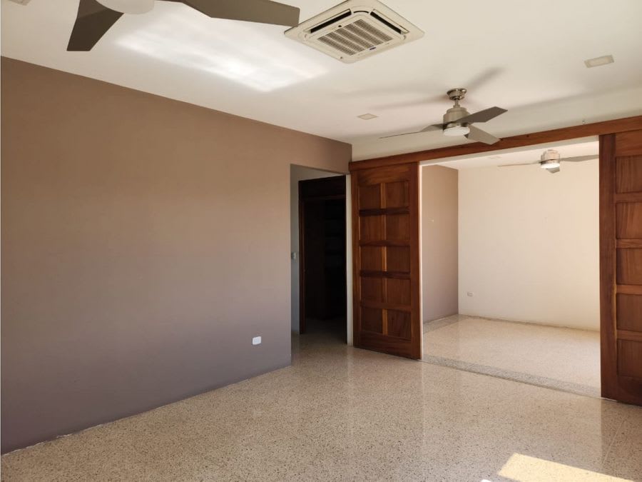 SE Vende Una Hermosa Casa Ubicada en San Isidro General