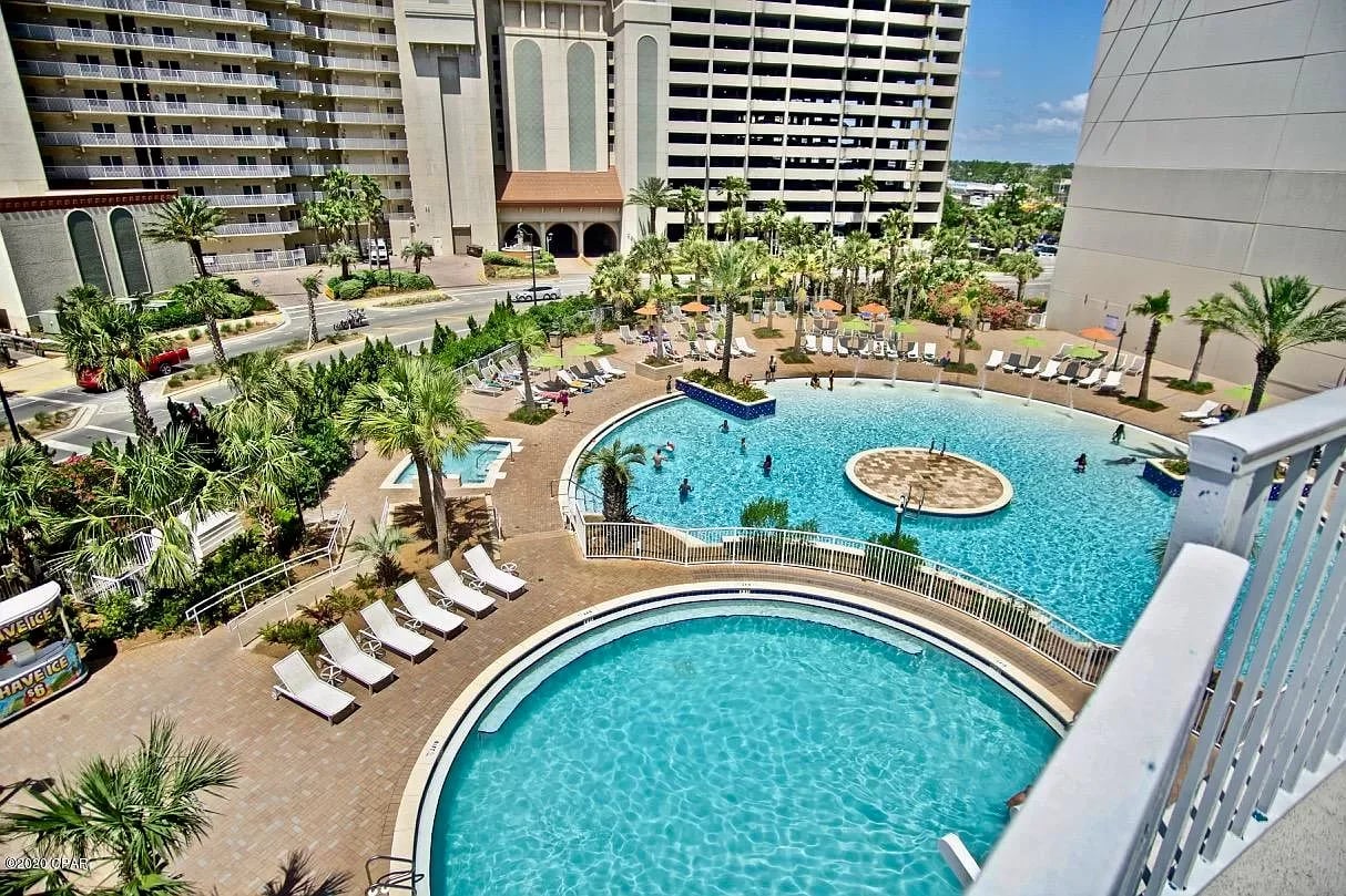 9902 S Thomas Drive Unit 635
