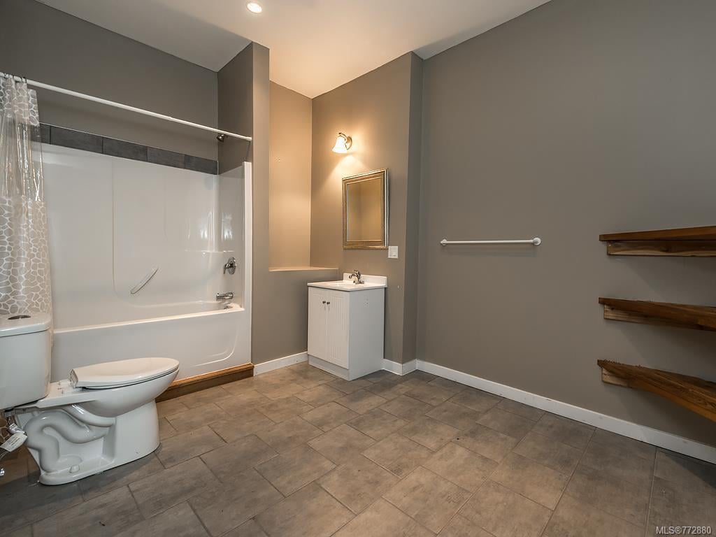 7268 Thelmita Pl