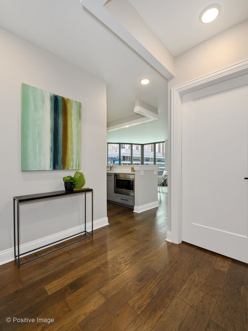 400 N Lasalle St, #2702