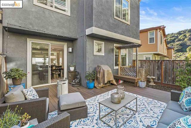 6498 Bayview Dr, Oakland, CA 94605