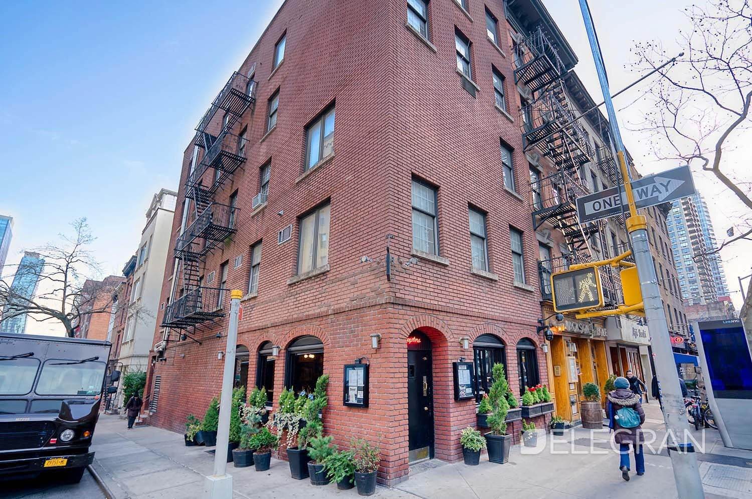 200 E 35th St, Unit 4