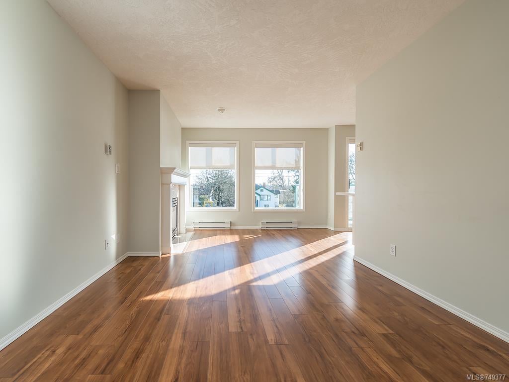 405-898 Vernon Ave