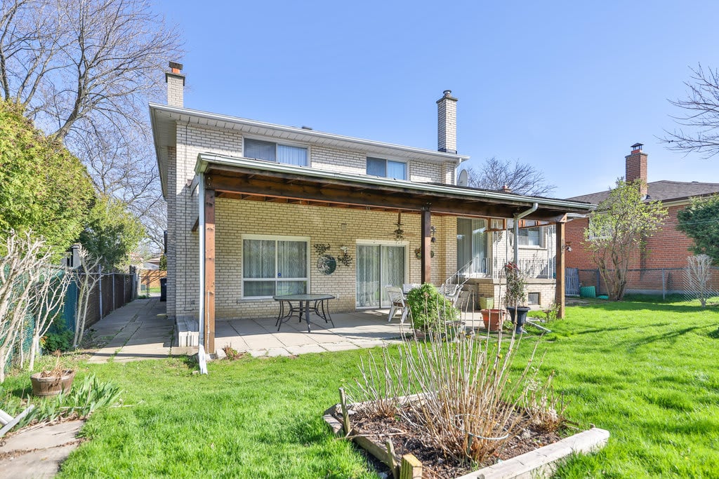 899 Hollowtree Cres
