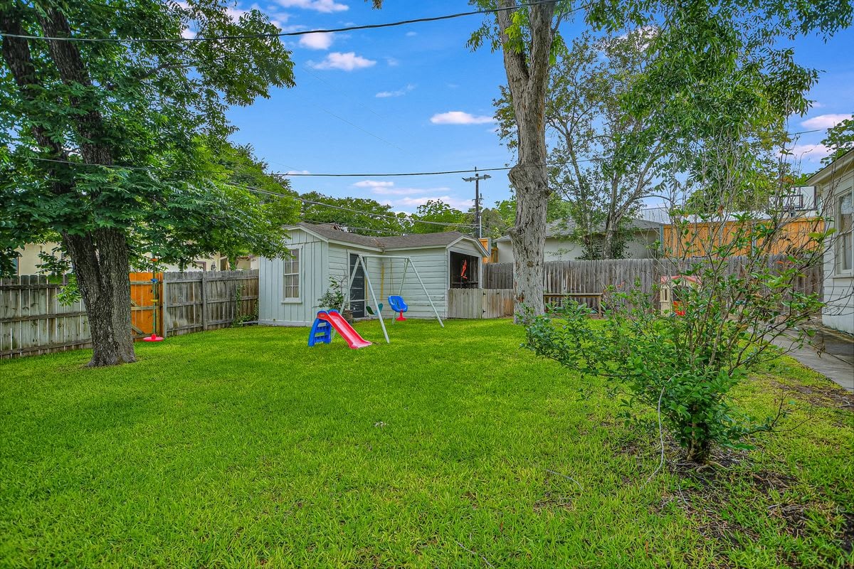 103 Wildrose - Alamo Heights