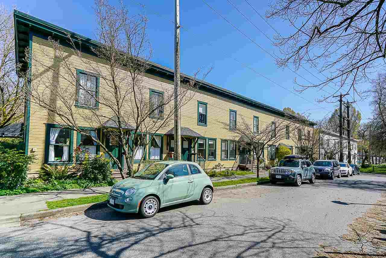 806 Hawks Ave
