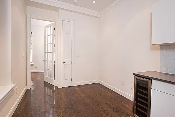 58 E 3rd St Unit: 15