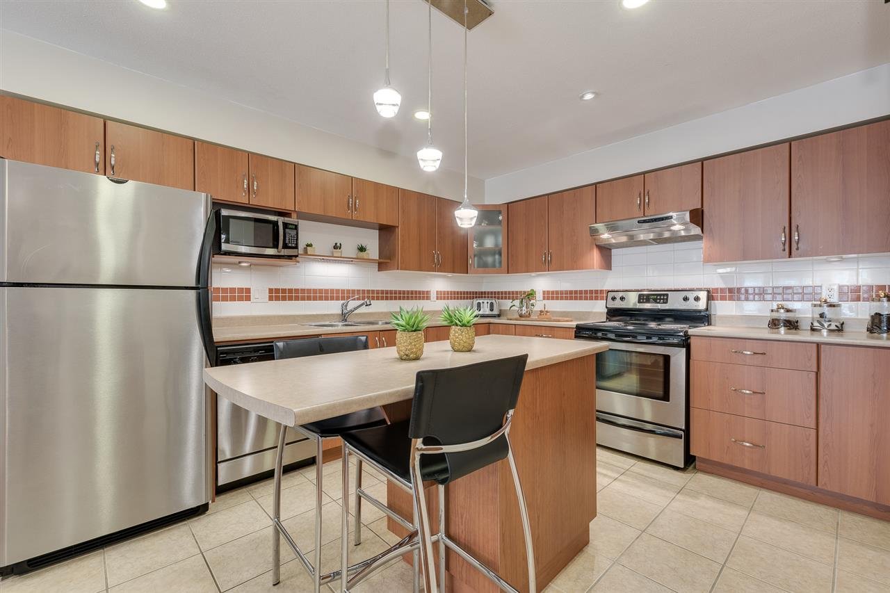 411-160 Shoreline Circle