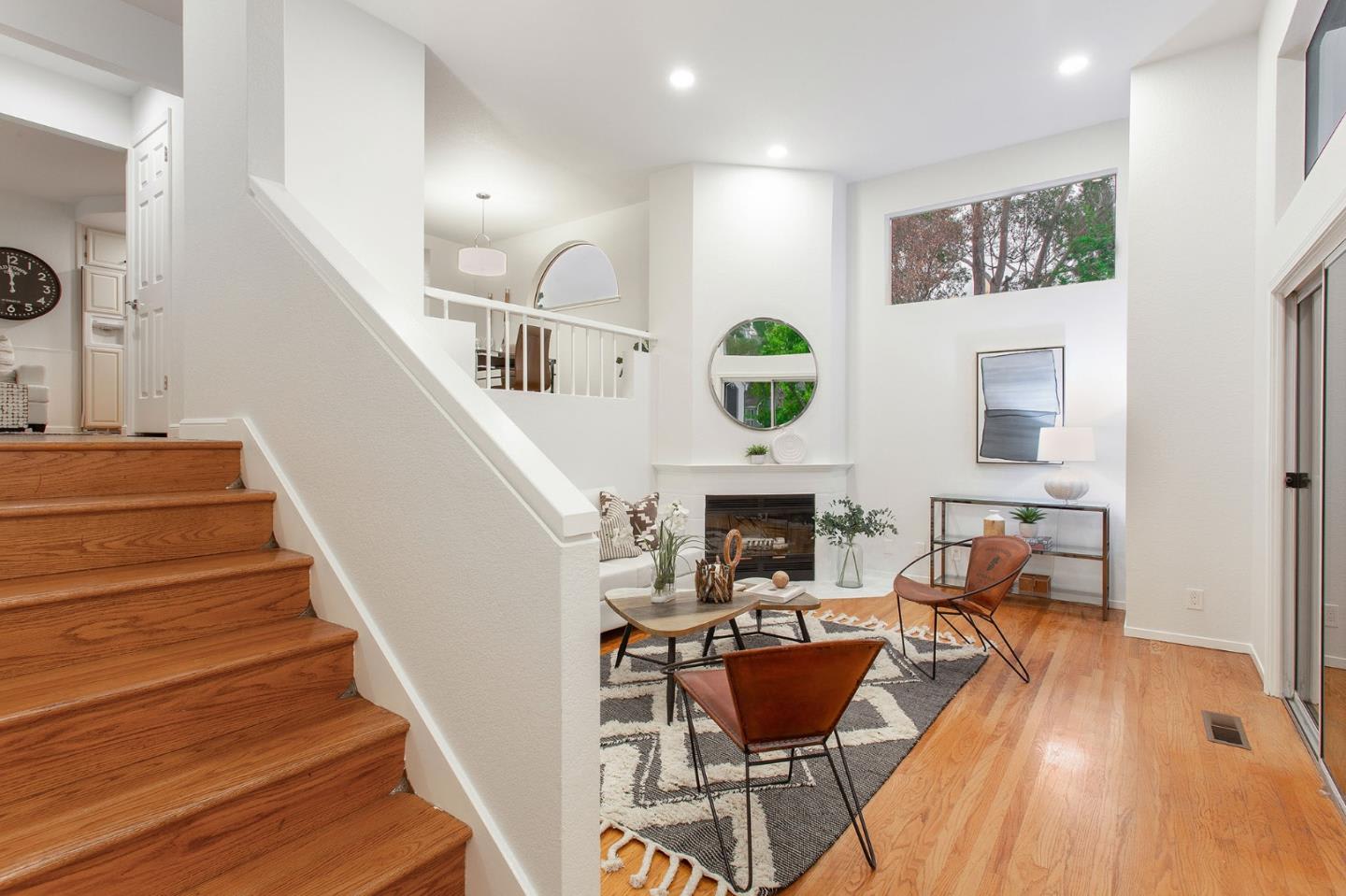 844 Portwalk Pl