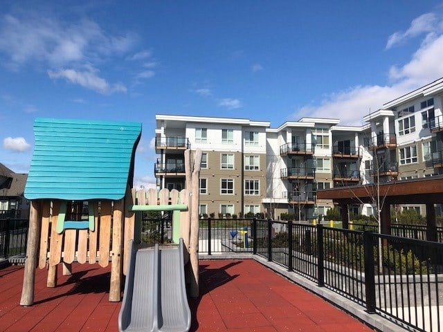 206-4690 Hawk Ln