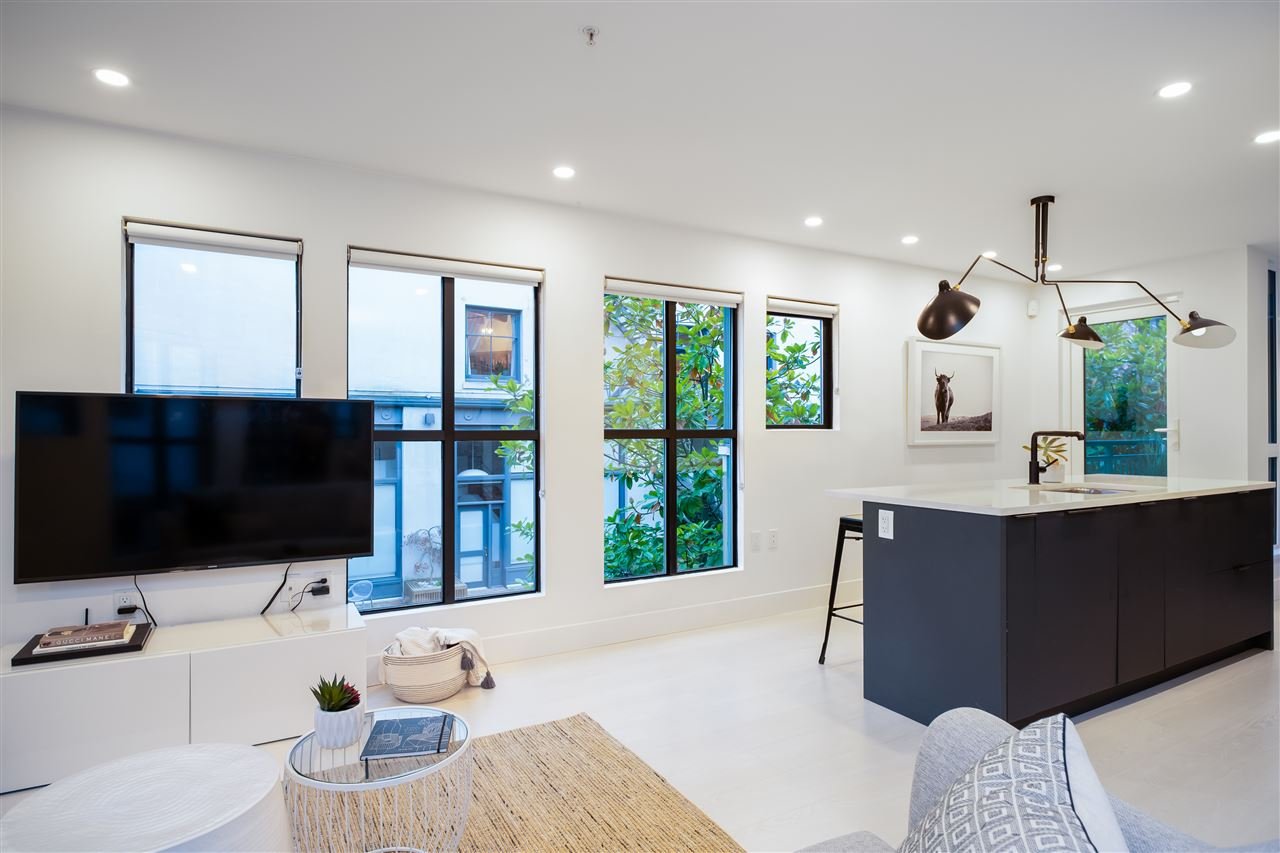 4-9 E Cordova St