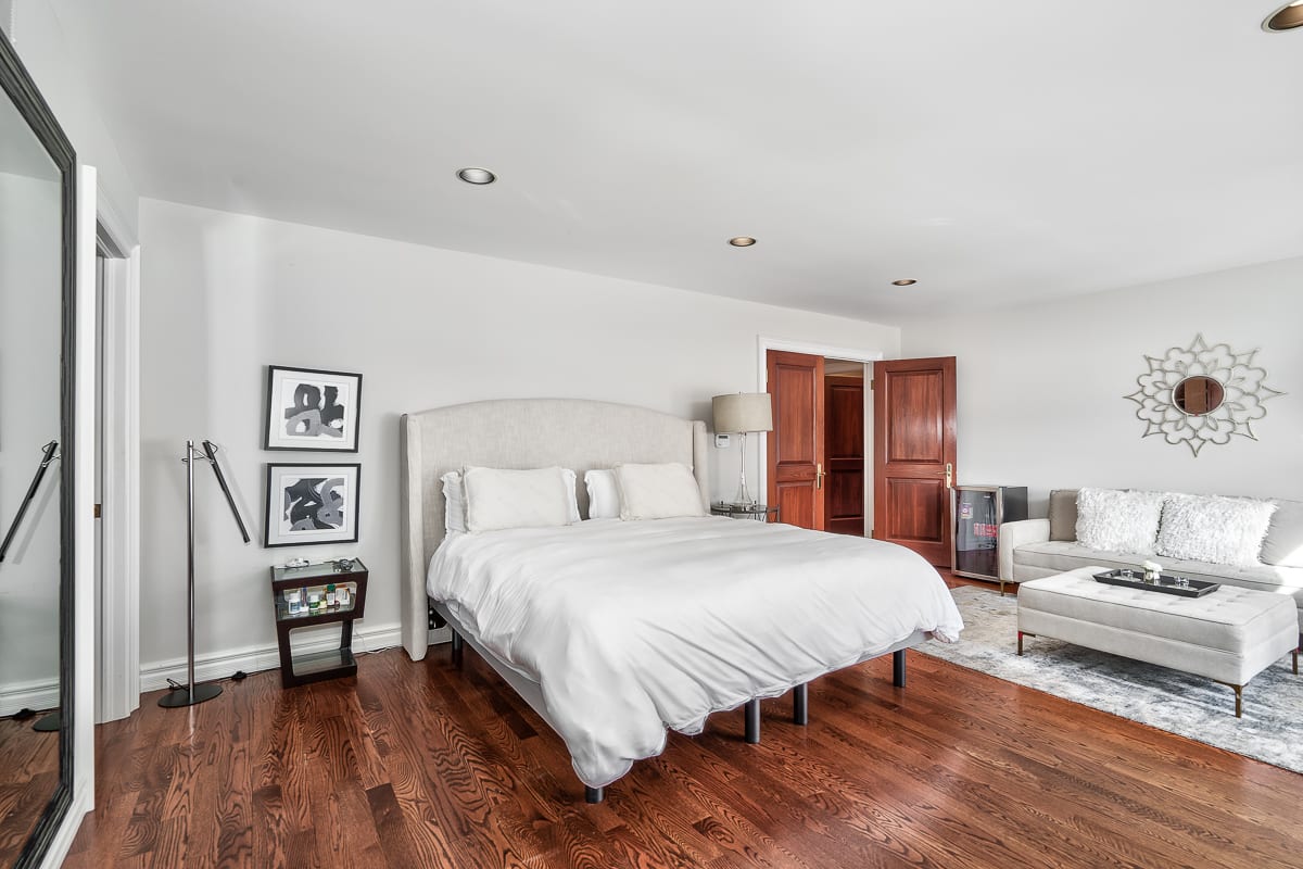 1026 Mississauga Heights Drive