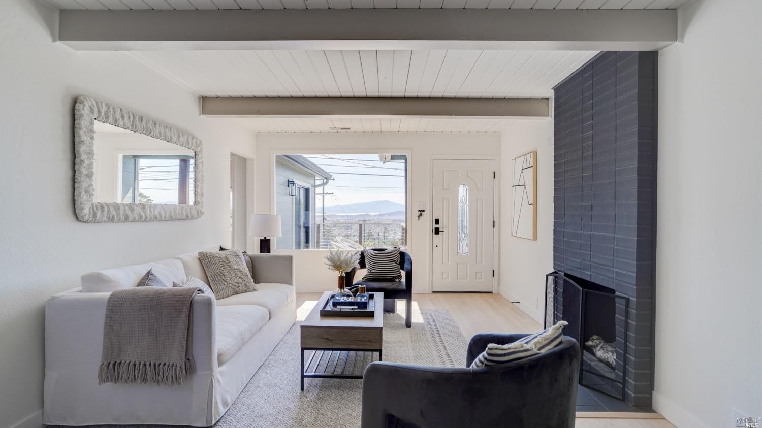 2756 Arlington Blvd, El Cerrito * Represented Sellers * Sold for 155K Over Asking (14.2%)