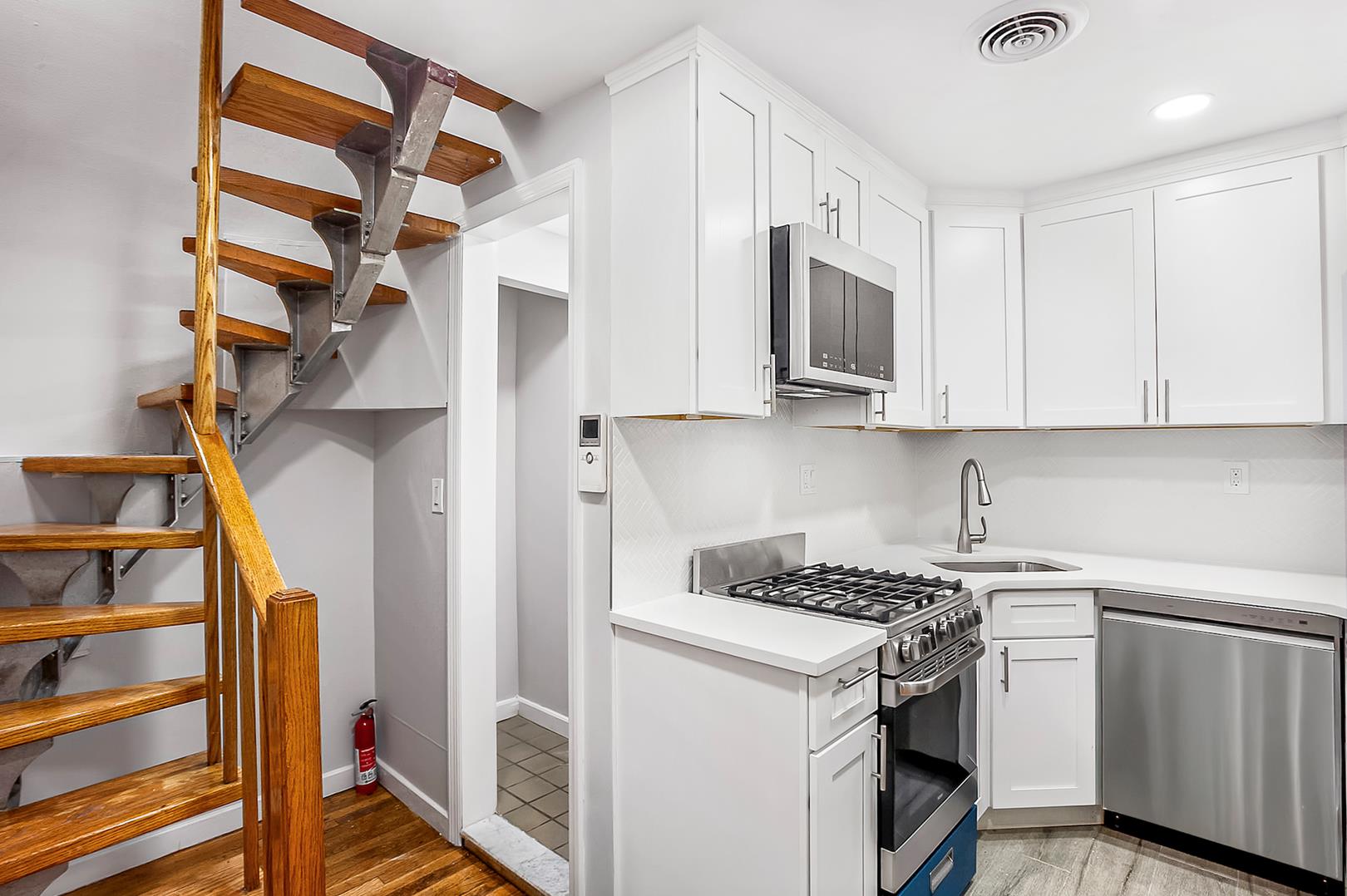105 East 37th Street, Apt 4-B