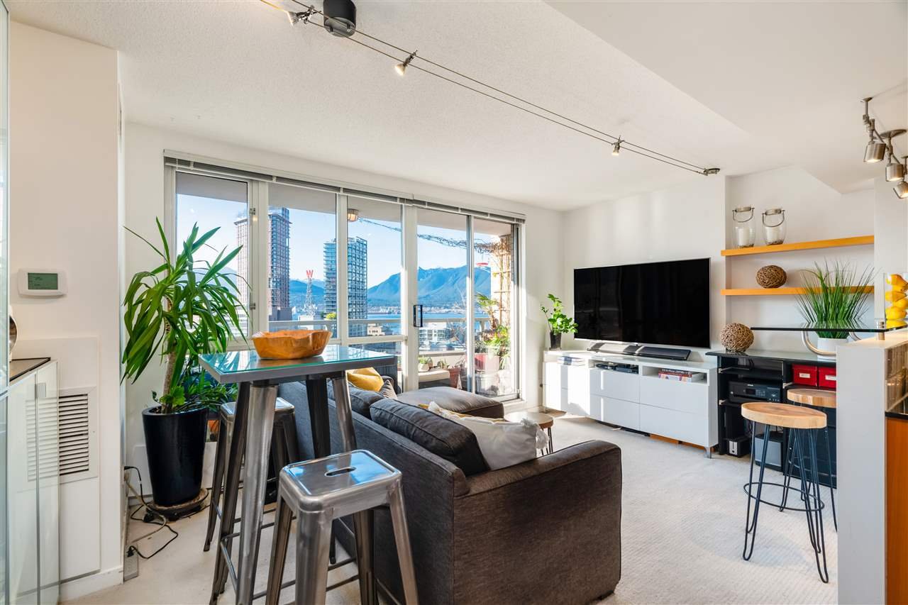 1903-63 Keefer Pl