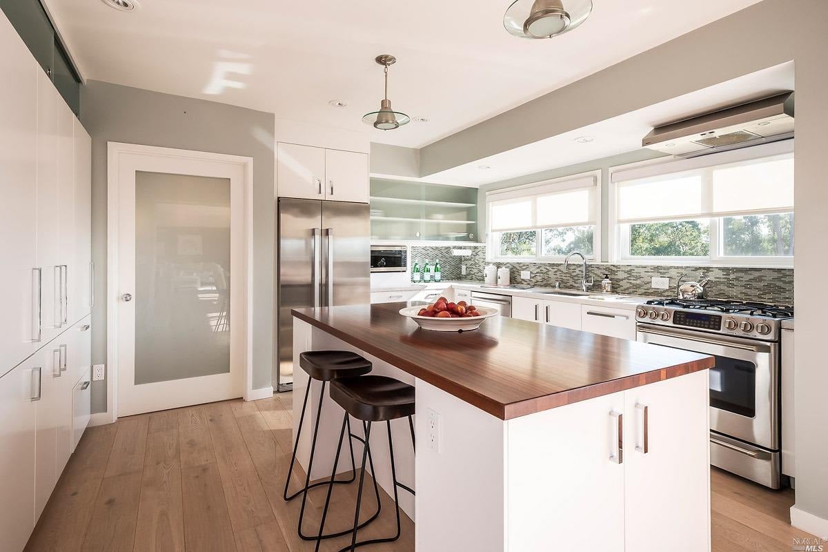 3 Crown Point Rd