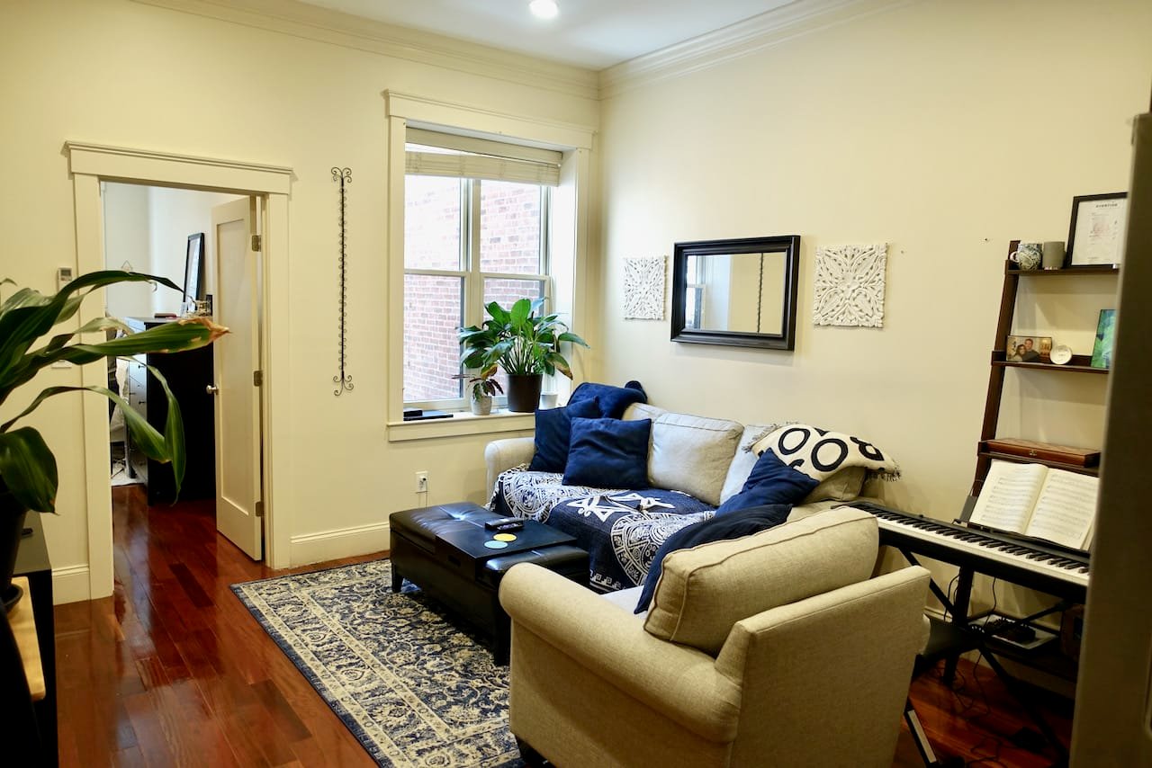 Back Bay / South End Border - Renovated 1 bed 1 bath - Common Laundry - JUNE 1