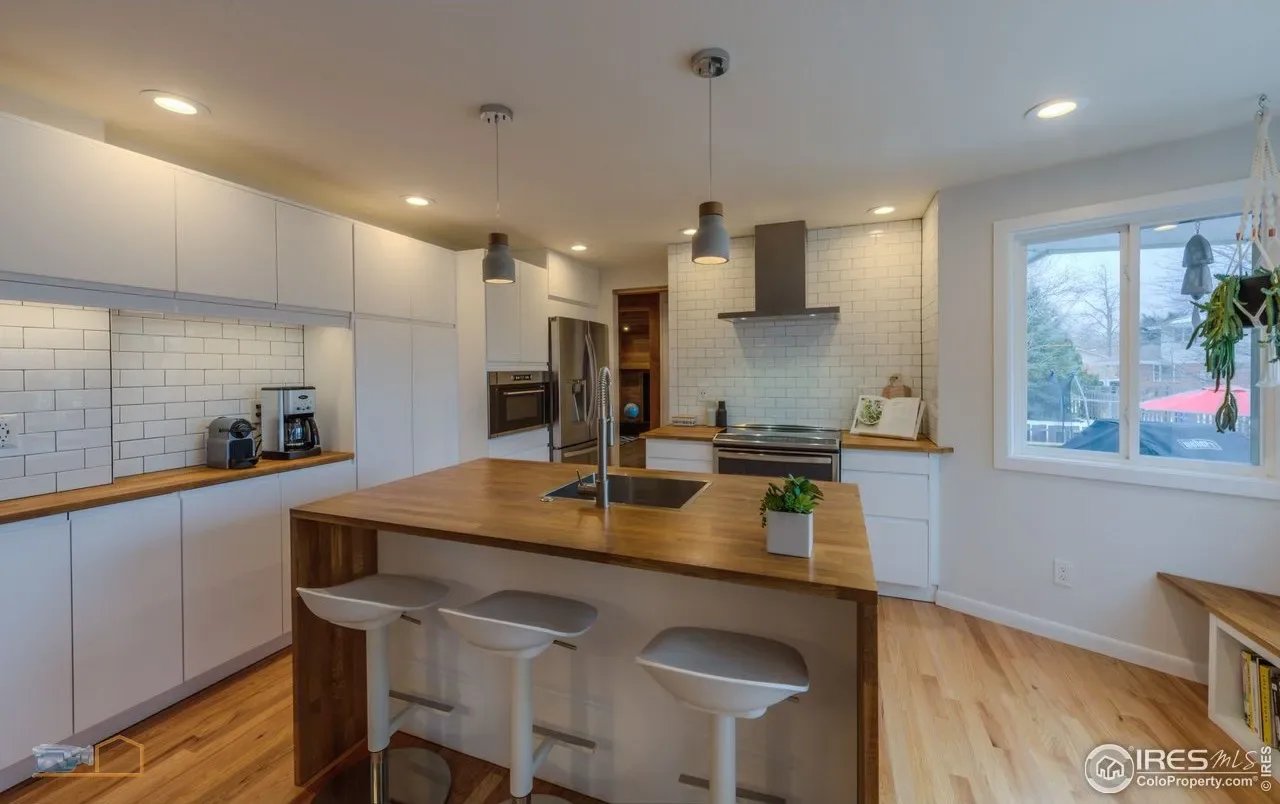 235 Manhattan Dr