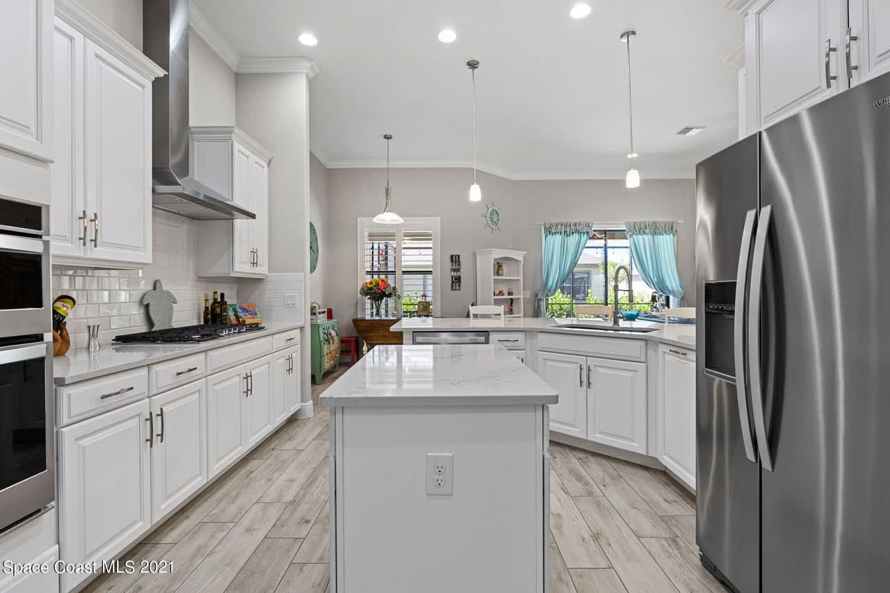 7689 Kerrington Dr
