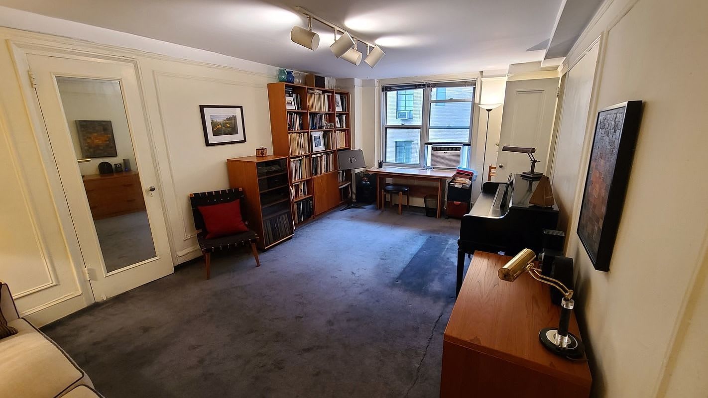 304 W 75th St, #7C