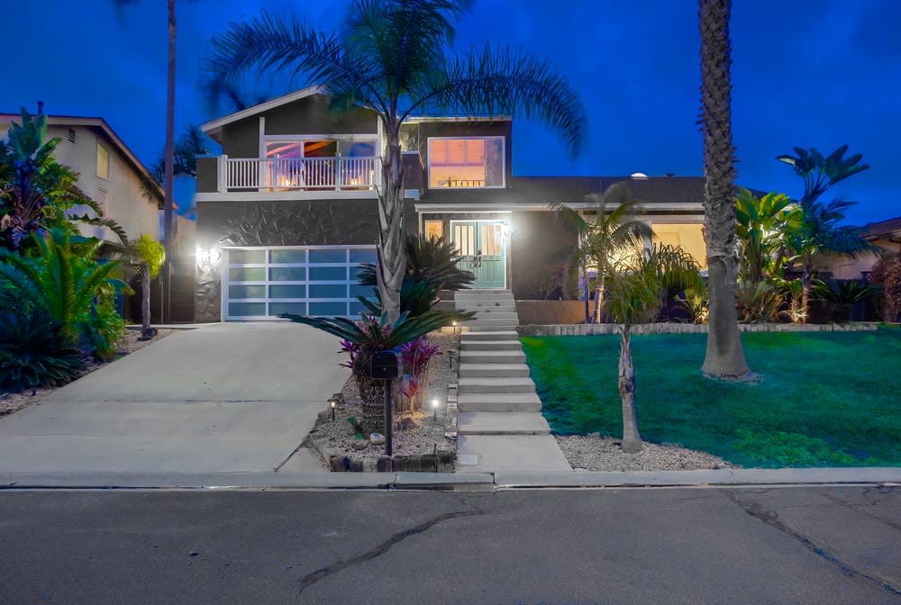 5450 Los Robles Dr