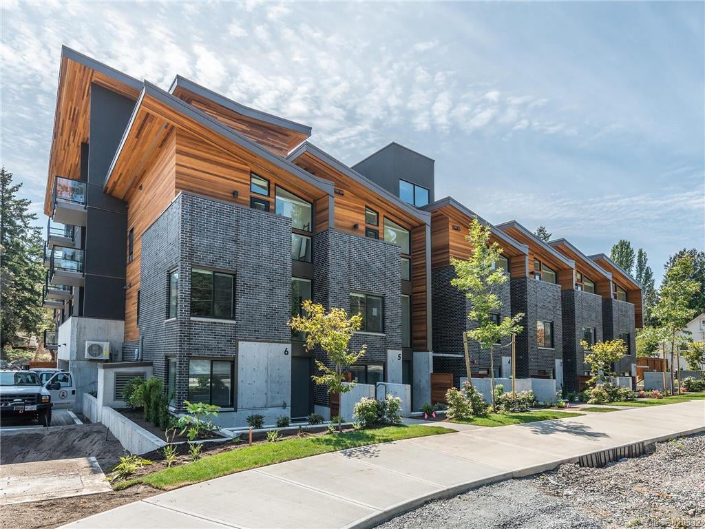 315-991 McKenzie Ave