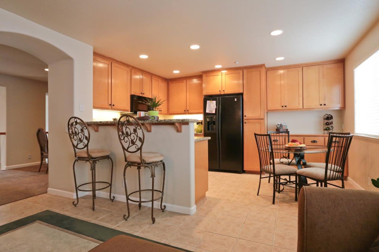 212 Vista Roma Way