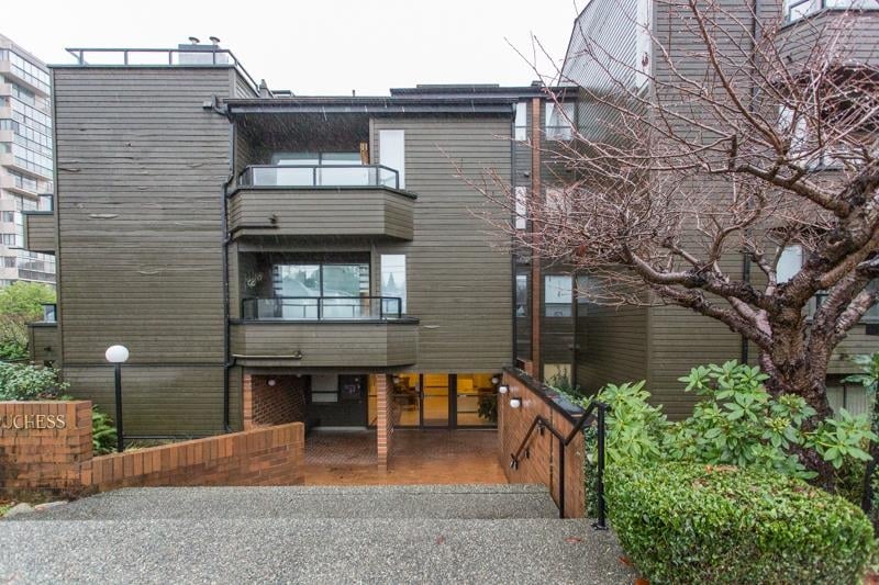 303-1340 Duchess Ave
