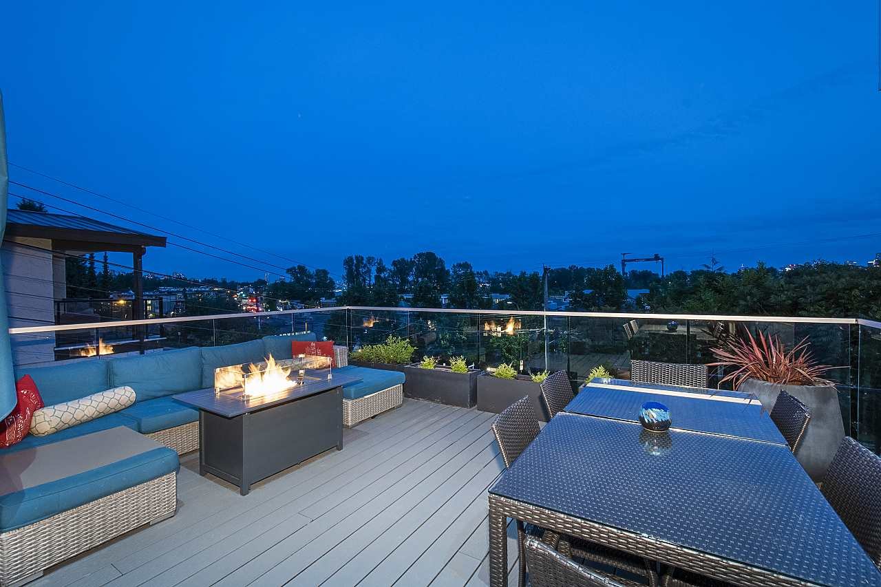 1140 W 17 St