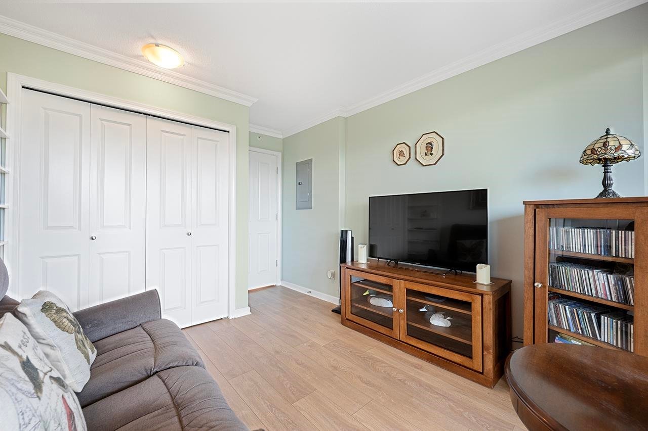 907-6611 Southoaks Cres