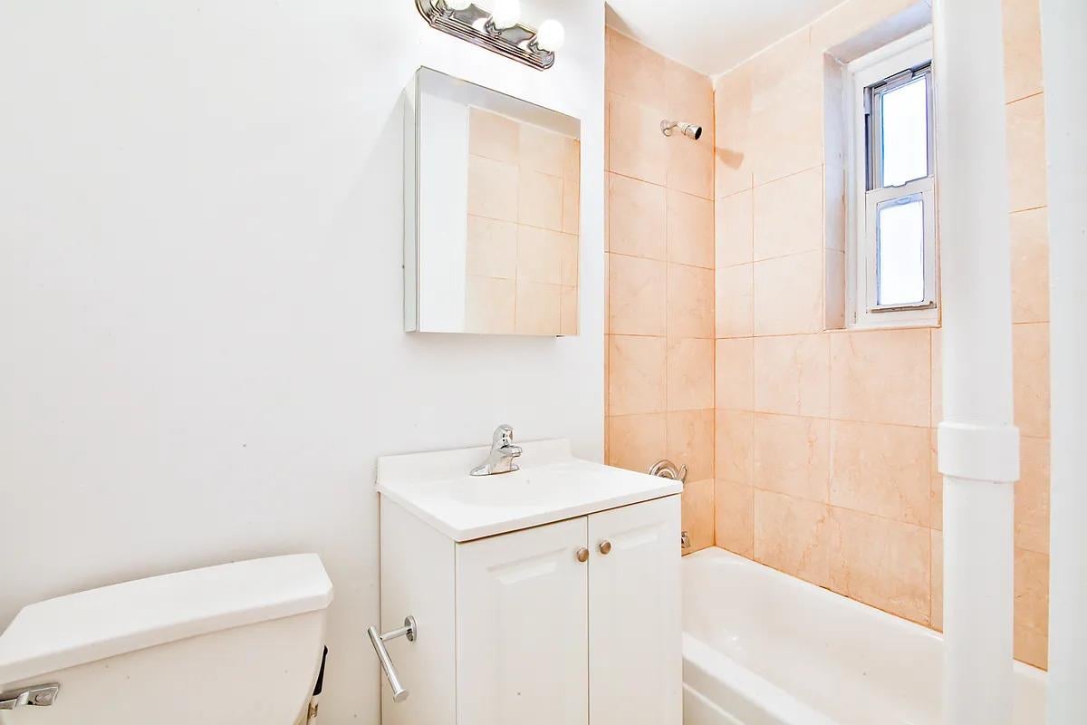 311 East 25th Street, Apt 4-D