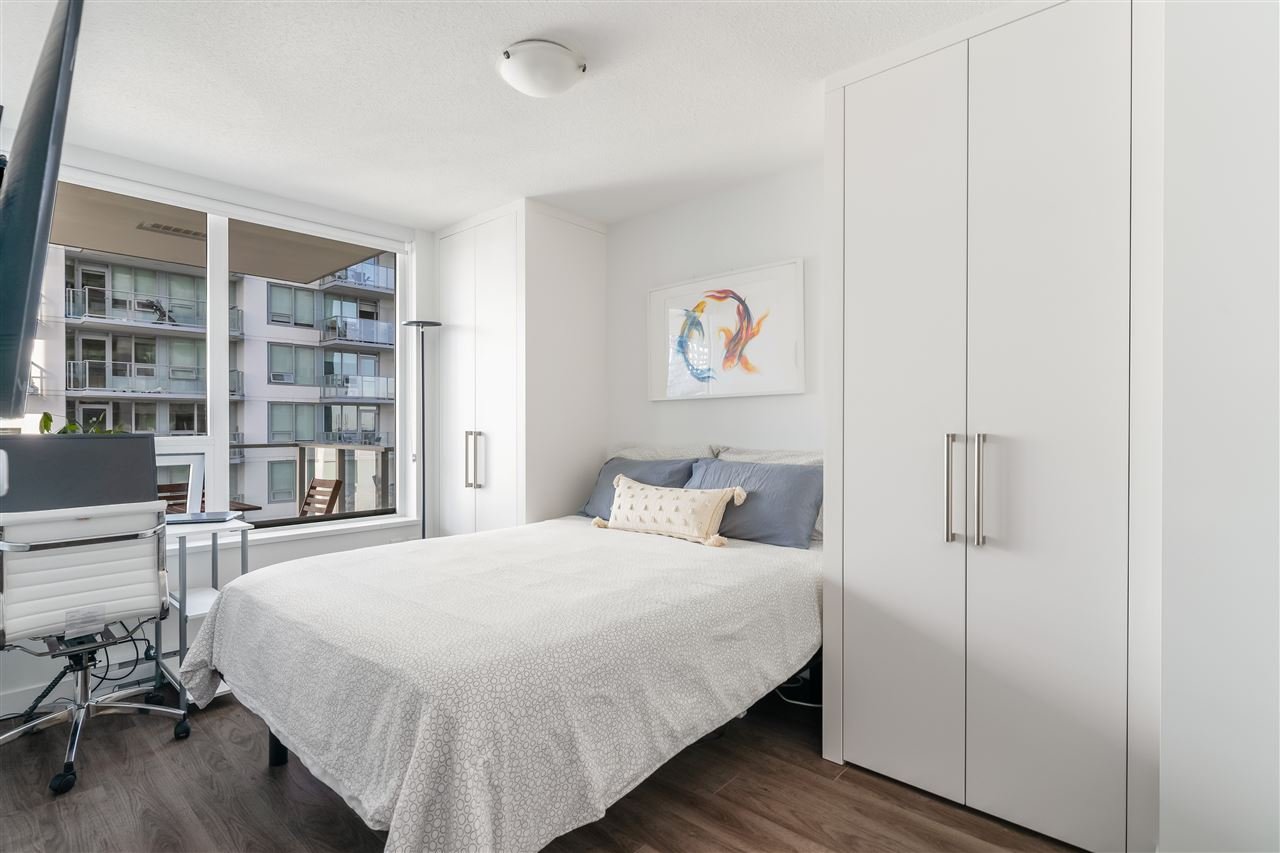 1106-988 Quayside Dr
