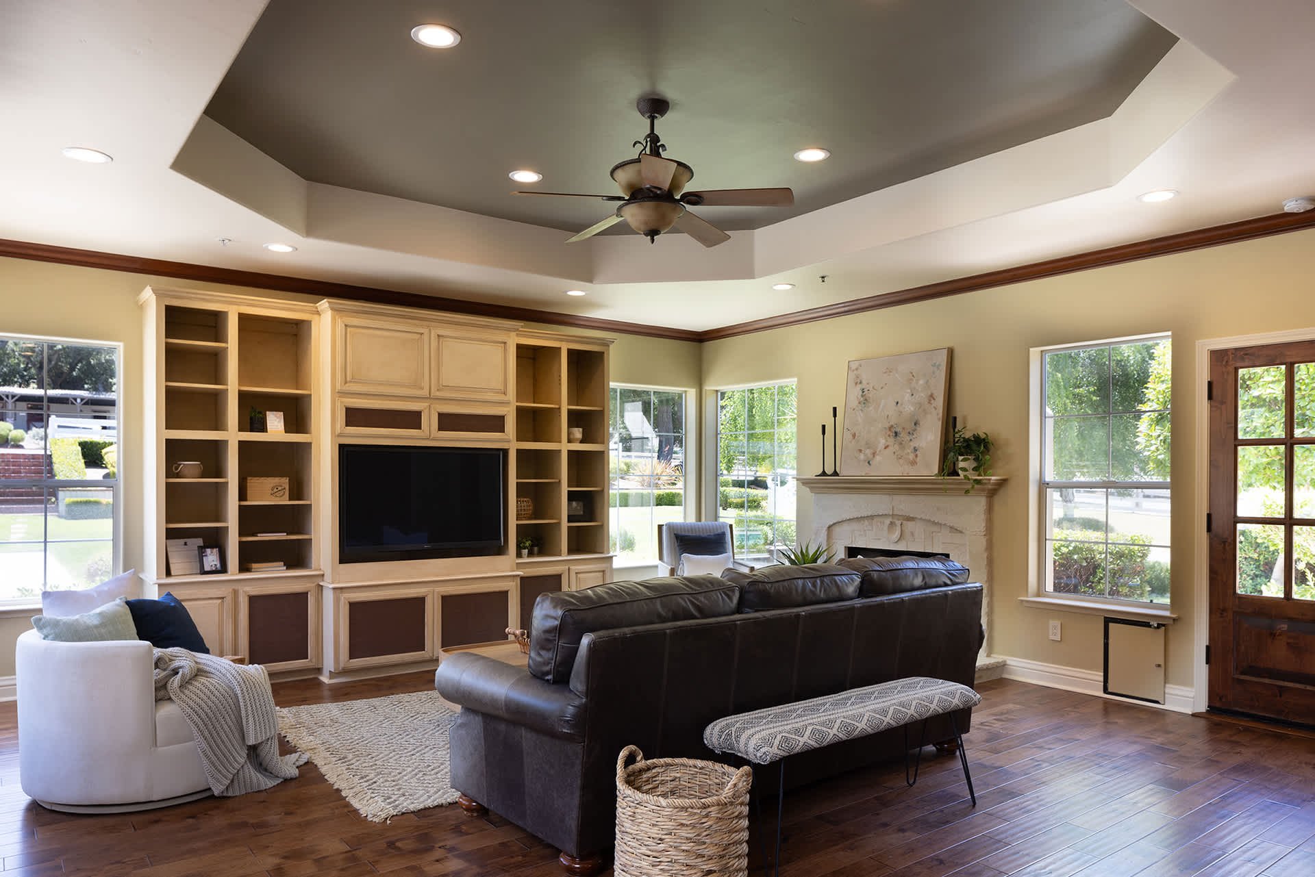 Stunning Equestrian Estate - 6 Sleepy Hollow Dr