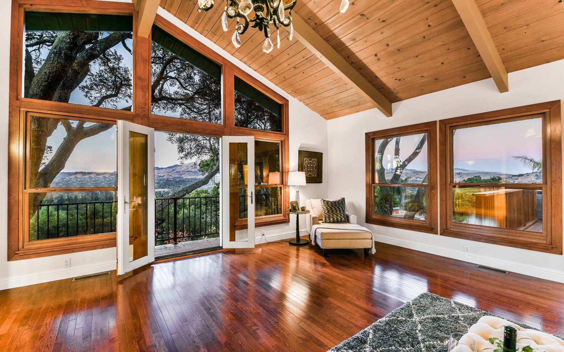 512 Highland Dr