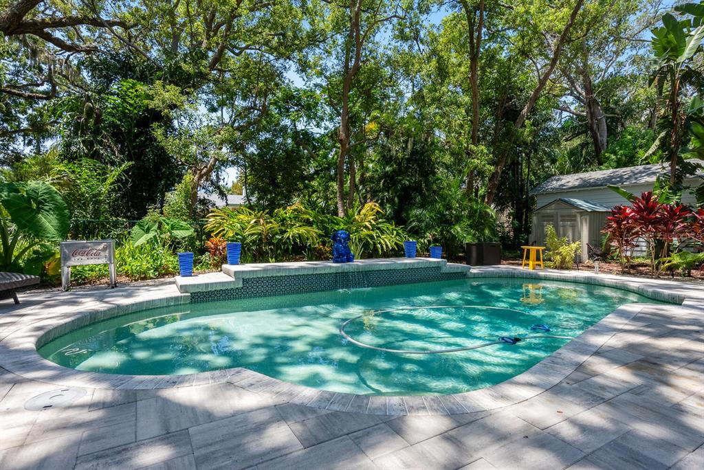 1734 Bahia Vista St