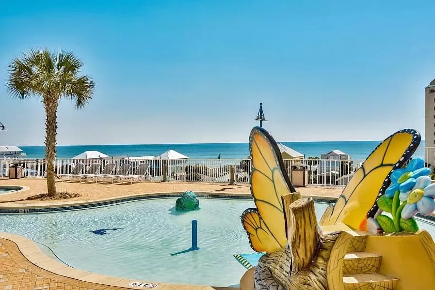 9860 S Thomas Drive Unit 1015