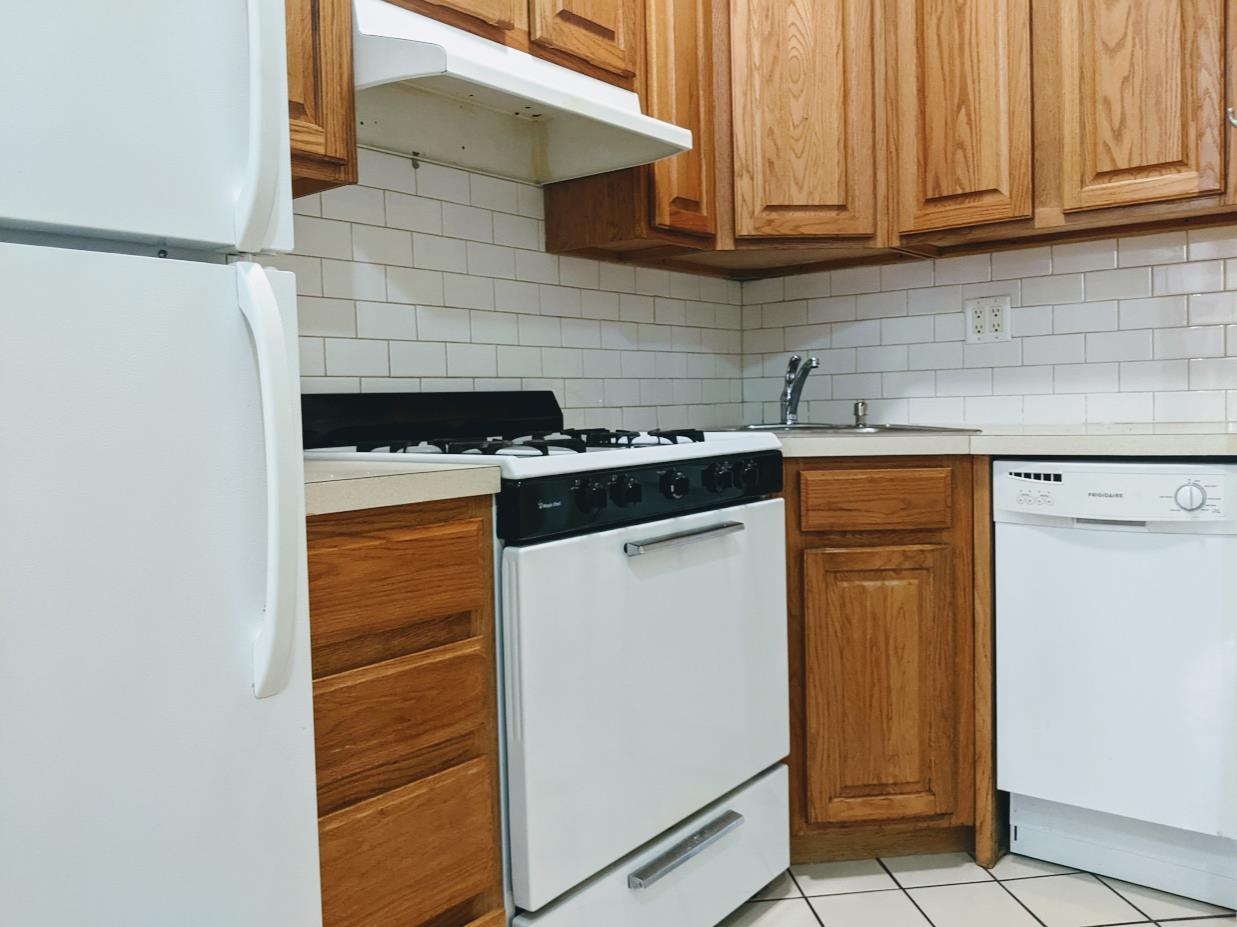 304 Pleasant Avenue, Apt 1-N