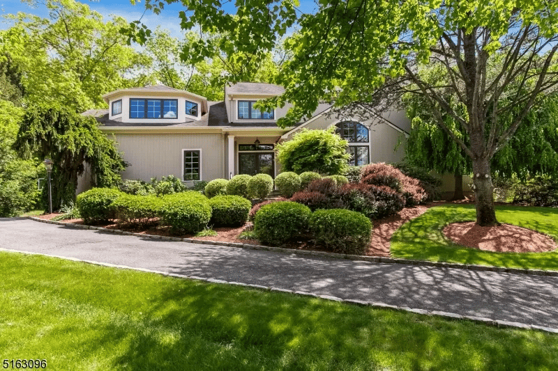 58 Summit Dr