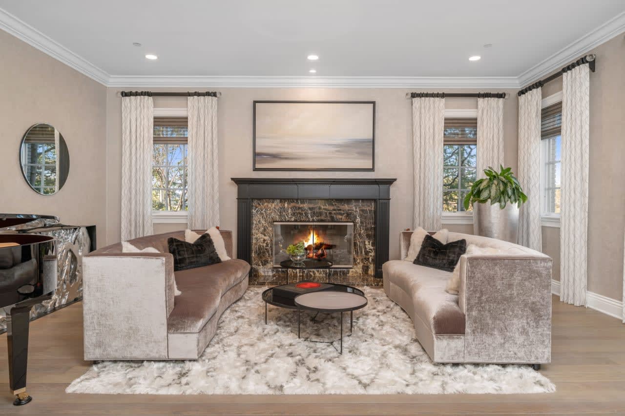 2750 Queens Garden Ct