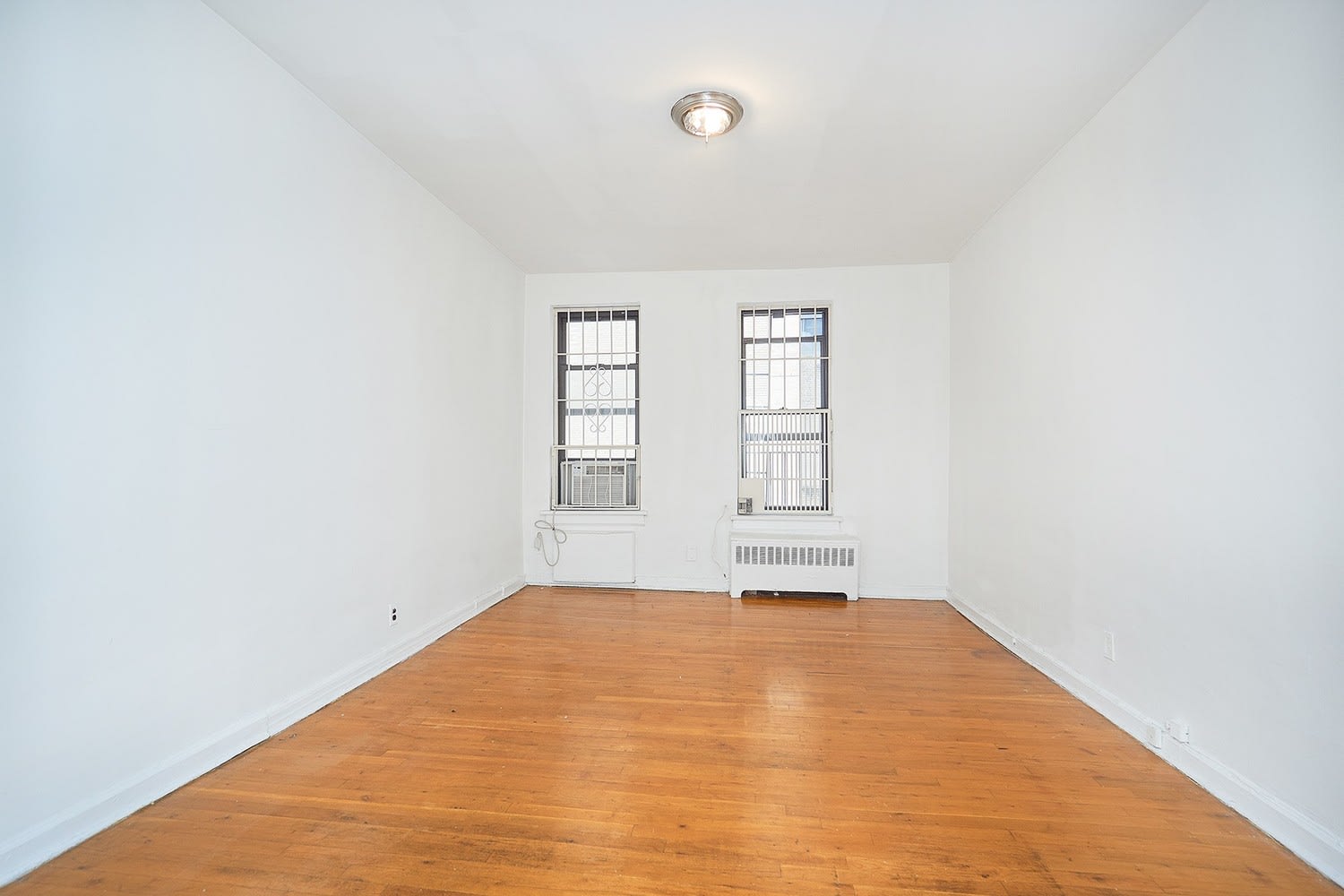 1055 2nd Ave, Unit 4B
