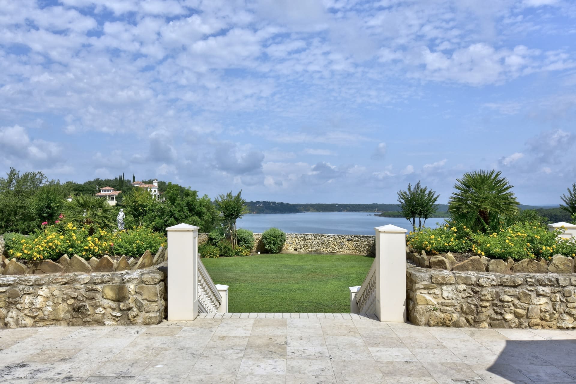 Lakecliff