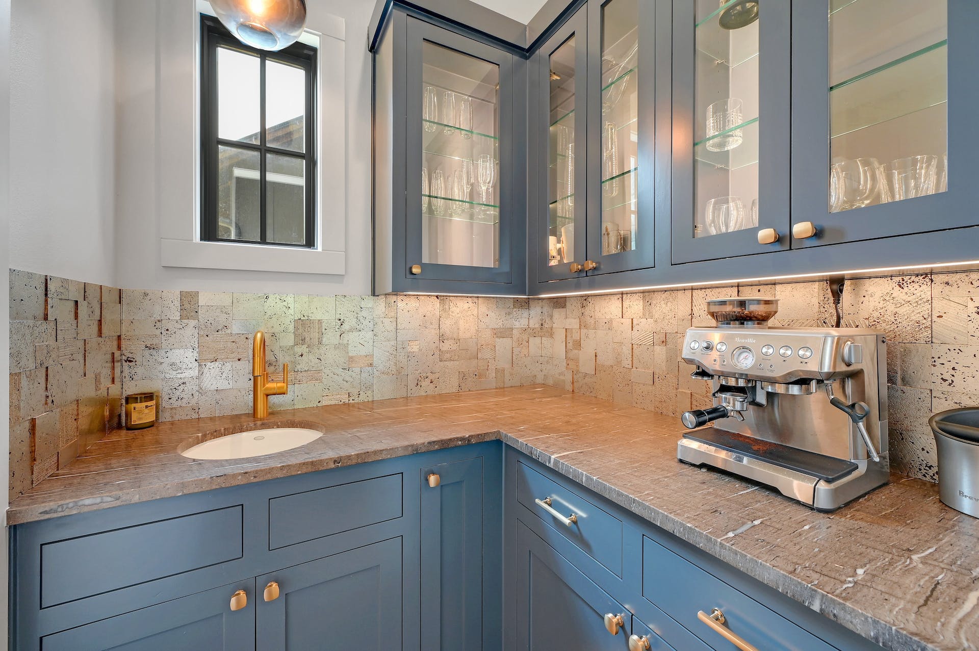 Luxury estate in Dripping Springs near Camp Lucy