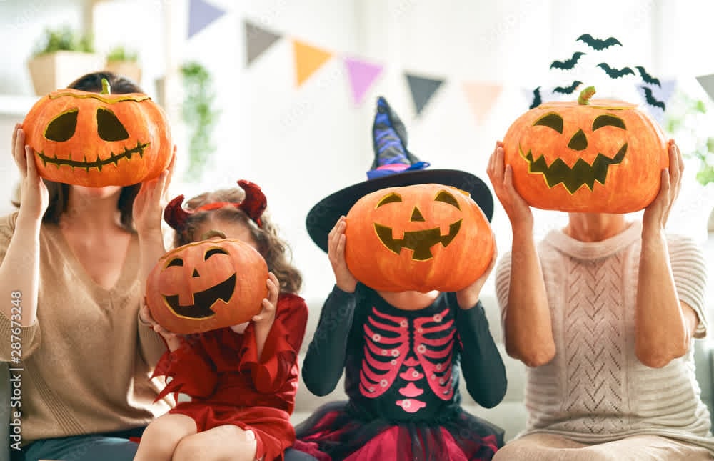 20 Amazing Halloween Must-Do's in 2024 for Spooky Fun and Thrills