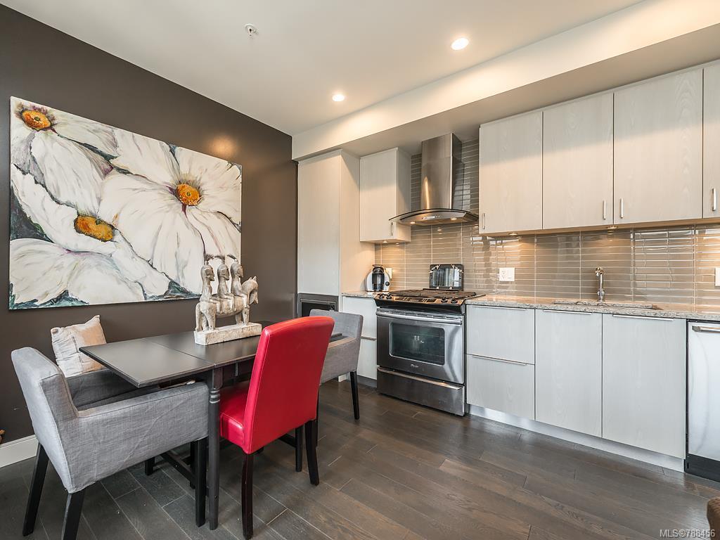 306-1011 Burdett Ave, Victoria