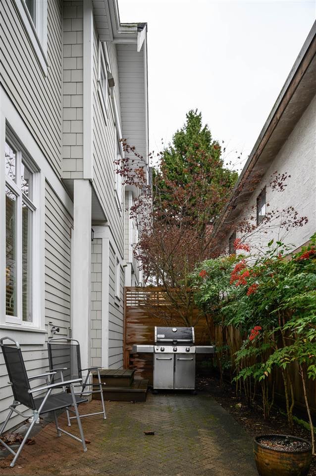 205 W 19th St
