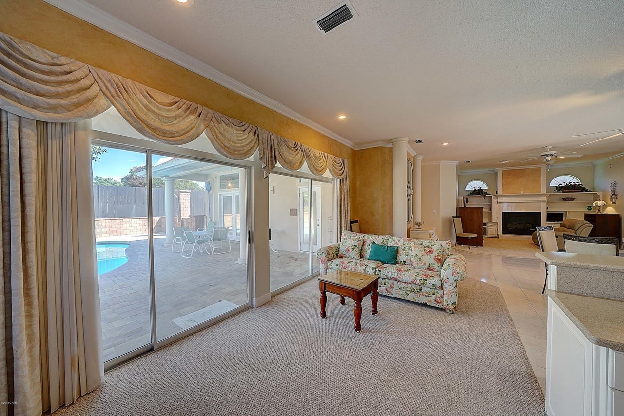138 PALM GROVE Boulevard