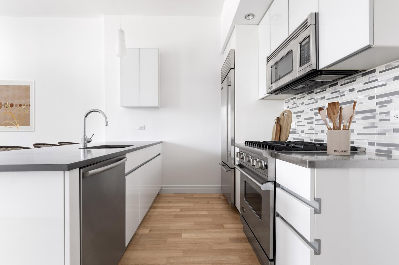550 West 54th Street, Apt 26O