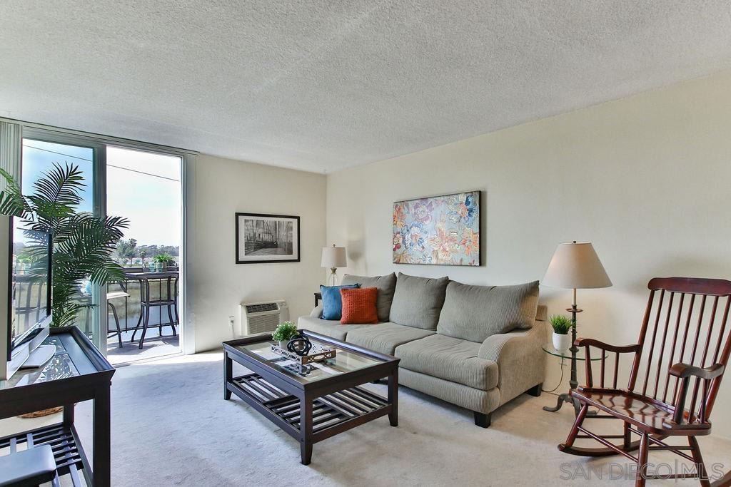 3050 Rue Dorleans, #438